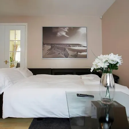Stylish Home With Self Check-In, Free Parking, Garden, Wifi And Netflix Just 7Mins From Leeds Сasa de vacaciones Leeds (West Yorkshire)